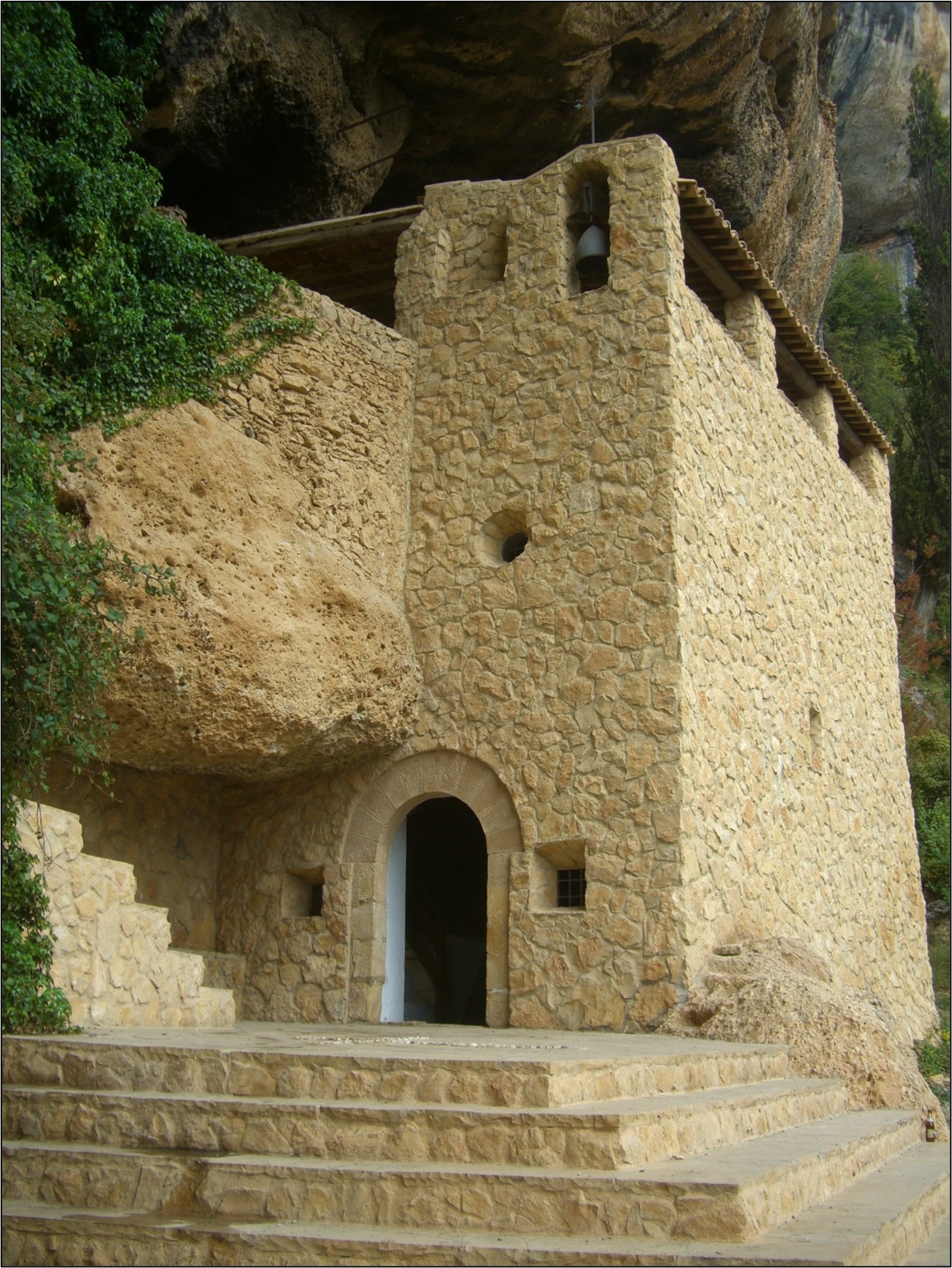 Ermita de Sant Salvador by day (foto de internet)