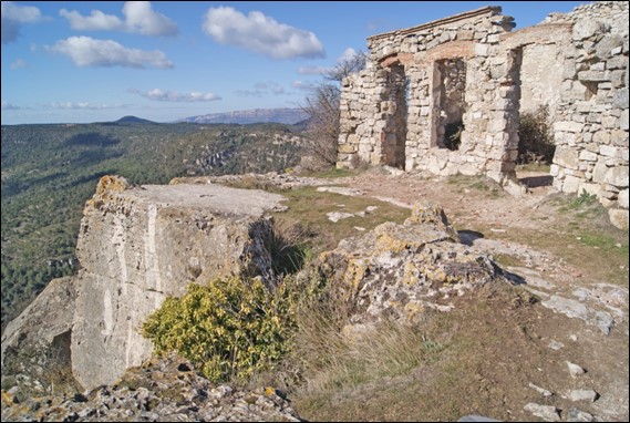 Xalet de les Airasses de día (fotos de Internet). De noche, yo no veía bajada